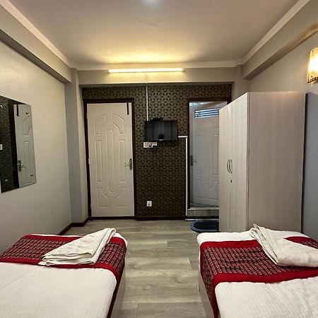 8848 Hostel Катманду Екстер'єр фото